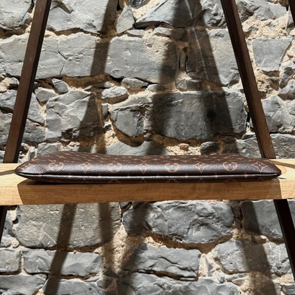 Louis Vuitton Etui Voyage Brown Monogram GM Pouch - Picture 6 of 16